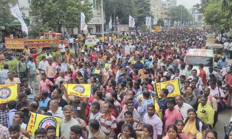 சென்னையில் 15-வது நாளாக தொடரும் இடைநிலை ஆசிரியர்கள் போராட்டம்